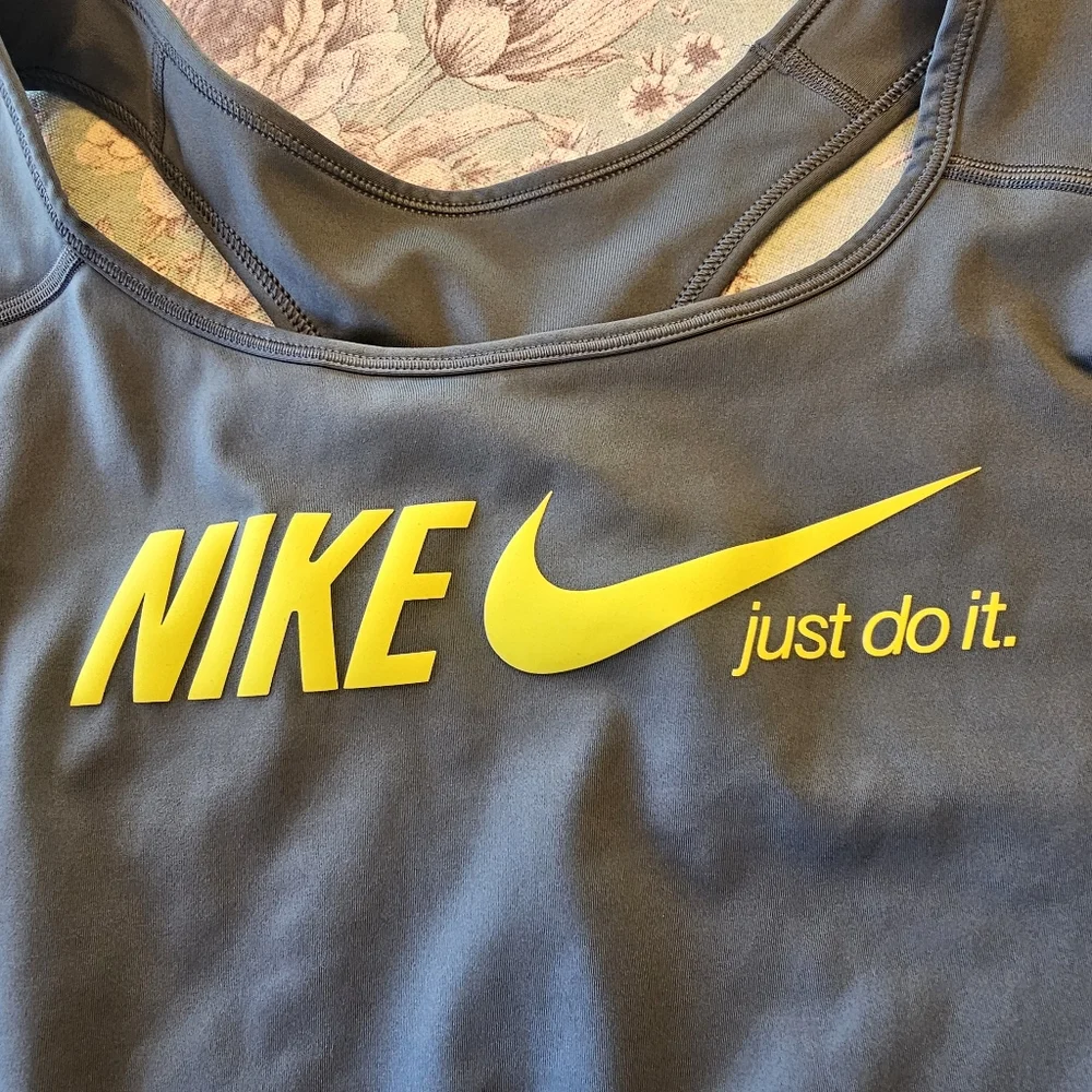 NWOT plus size 3X Nike dri-fit sports bra Pickleball Workout‎ Beach Gym Golf